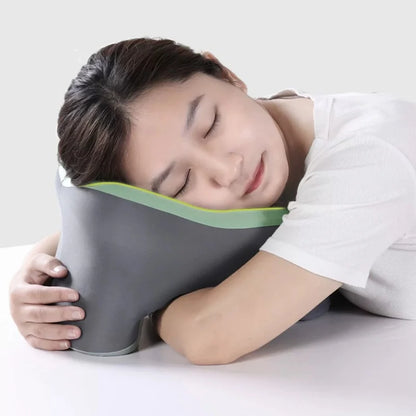 🏷️SEAMETAL Sac de Rangement pour Dossier de Siège Auto – Cuir PU Imperméable, Tablette Pliable, Grande Capacité Oreiller Cervical de Voyage – Mousse à Mémoire, Tissu Coton Respirant, Design Compact avec Sac Étanche